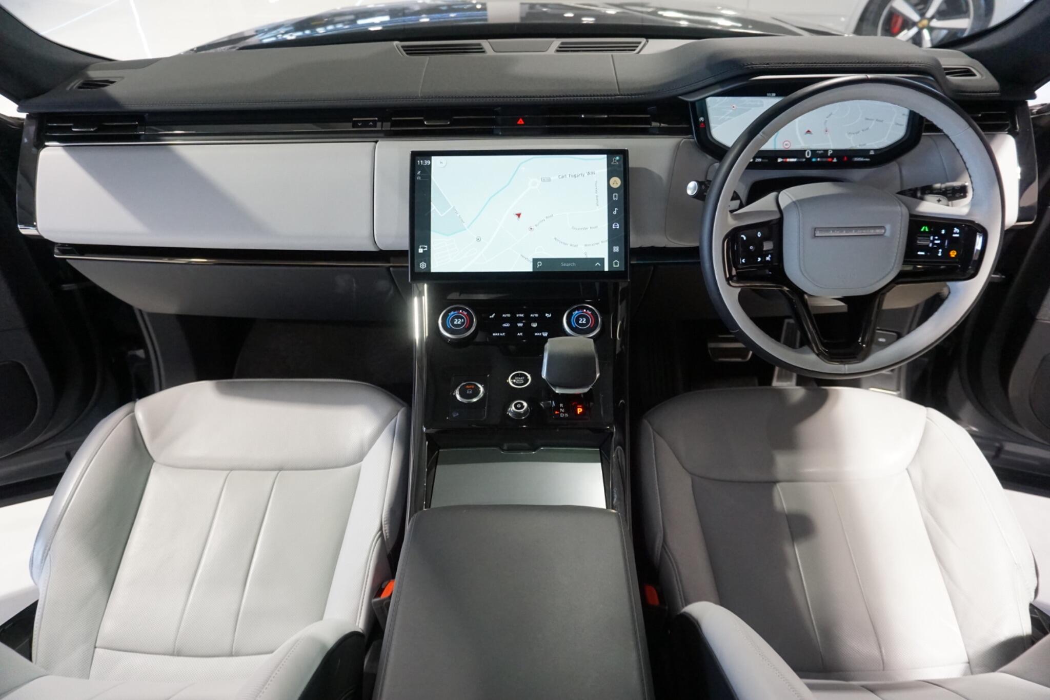 Land Rover Range Rover Sport 3.0 D300 MHEV Dynamic SE SUV 5dr Diesel Auto 4WD Euro 6 (s/s) (300 ps)